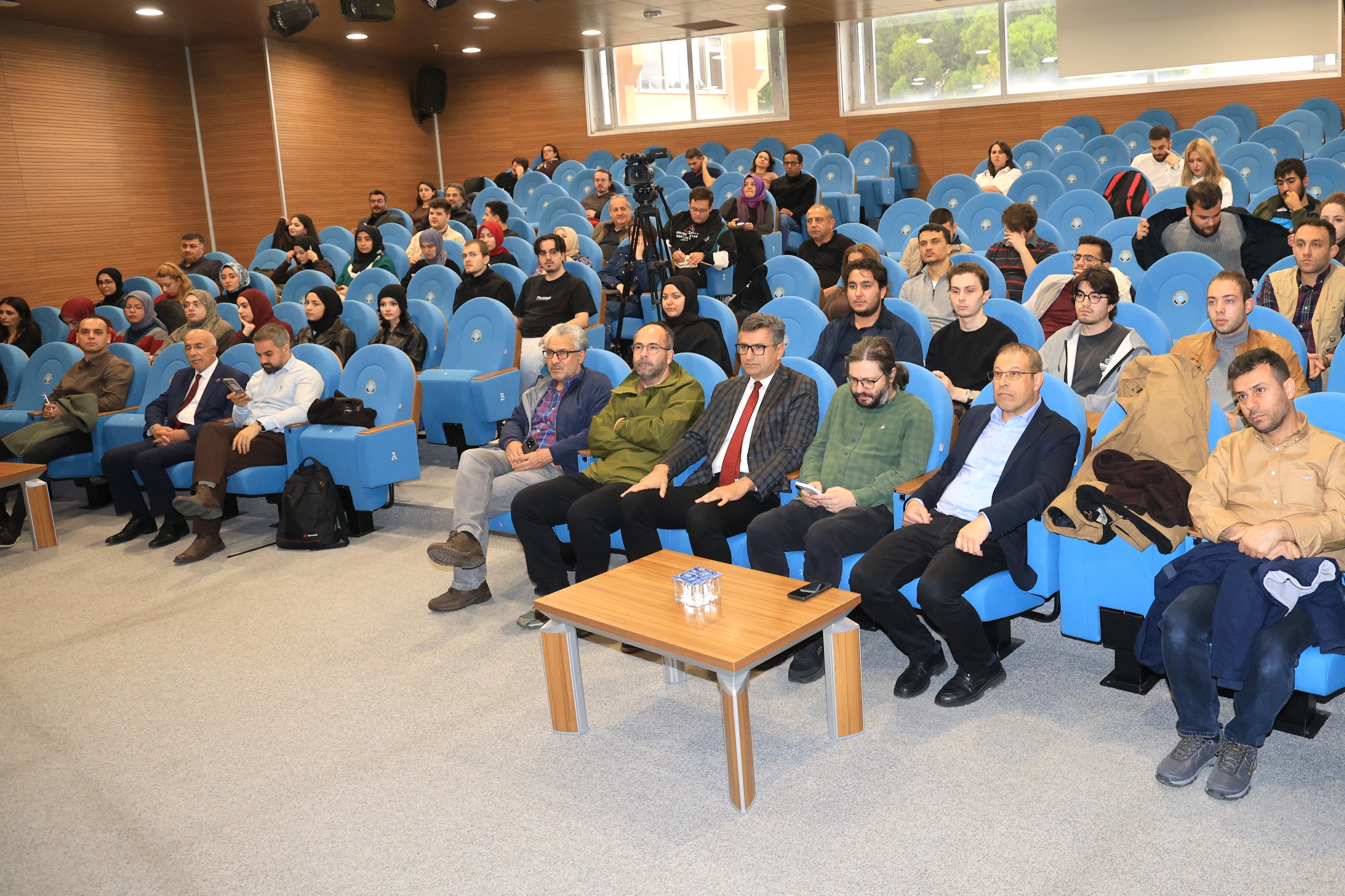 BUÜ’de "Din ve Bilim" ilişkisi konuşuldu